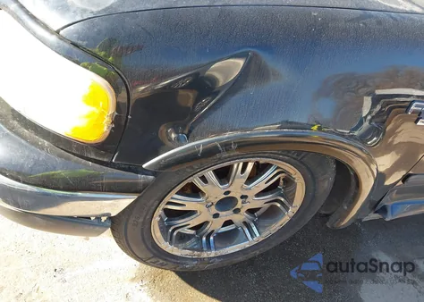 2002 Ford F-150 Lariat/Xlt из США, поврежденный, VIN 1FTRW08L62KD36862